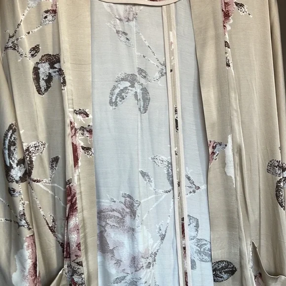 Wilfred Floral Beige Robe - Picture 15 of 16